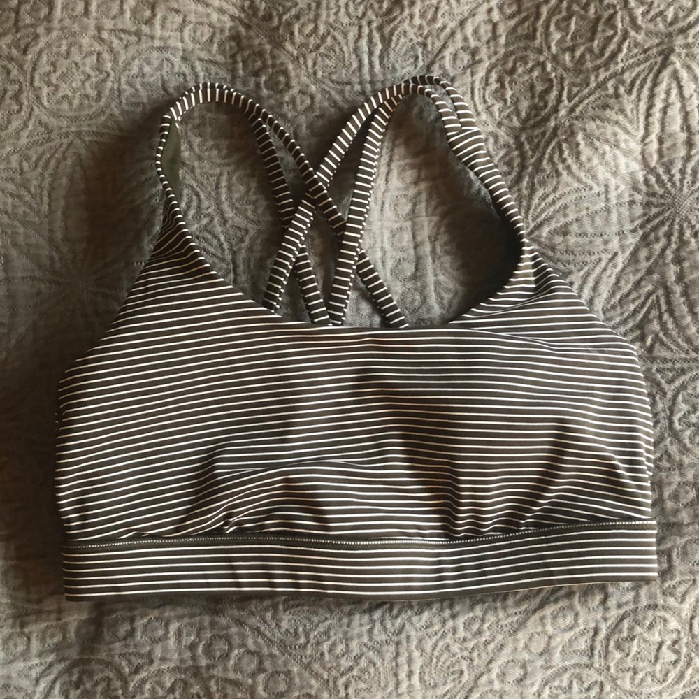 Lululemon energy sports bra size 6. NWOT
